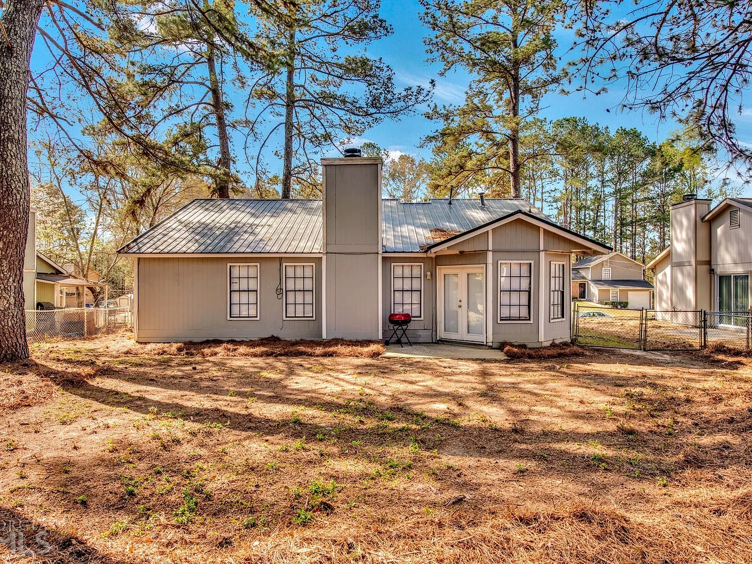 3 bed, 2.0 bath, 100 sqft, $4,450 — Photo 4