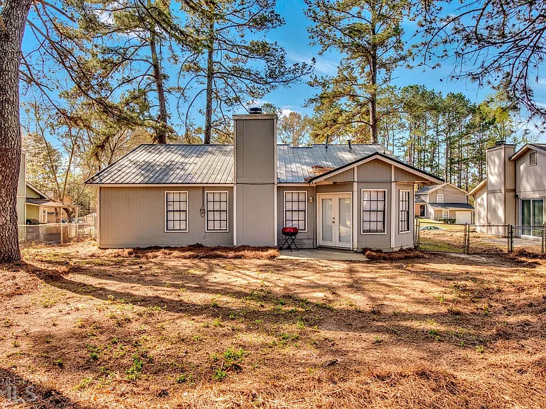 997 Brandon Hill Way — Photo 4