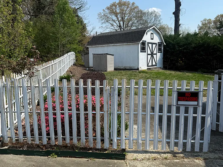 1923 Belcrest Dr — Photo 11
