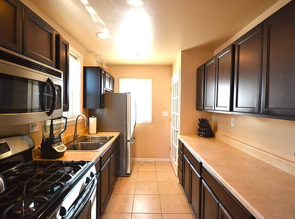 5th image of 11042 S Avenue M