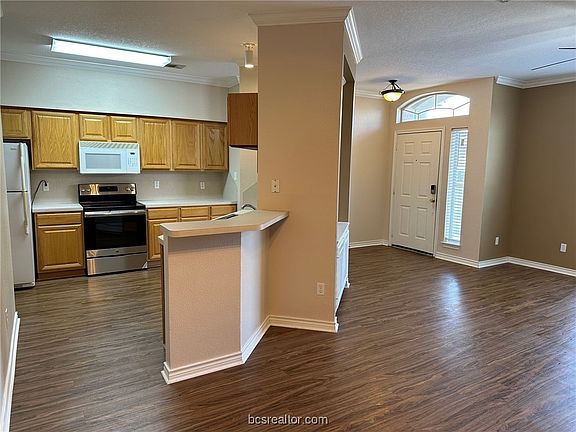 3rd image of 219 Fraternity Row Unit 219