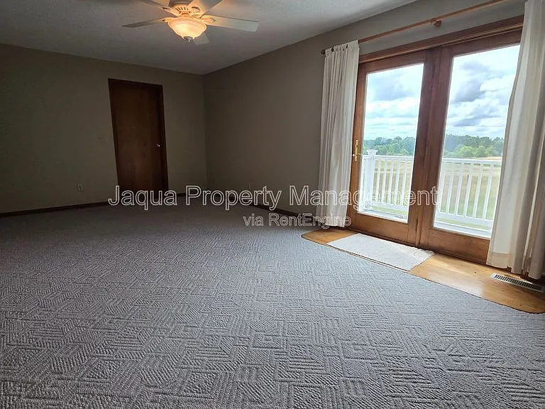 6660 Pine Rd — Photo 11