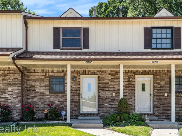 35898 Castlewood Ct, Westland, MI 48185