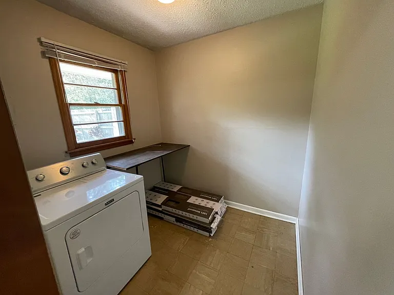 1733 Winne Dr — Photo 6