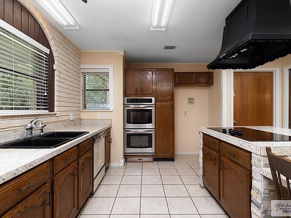 4th image of 509 Lincoln Ln