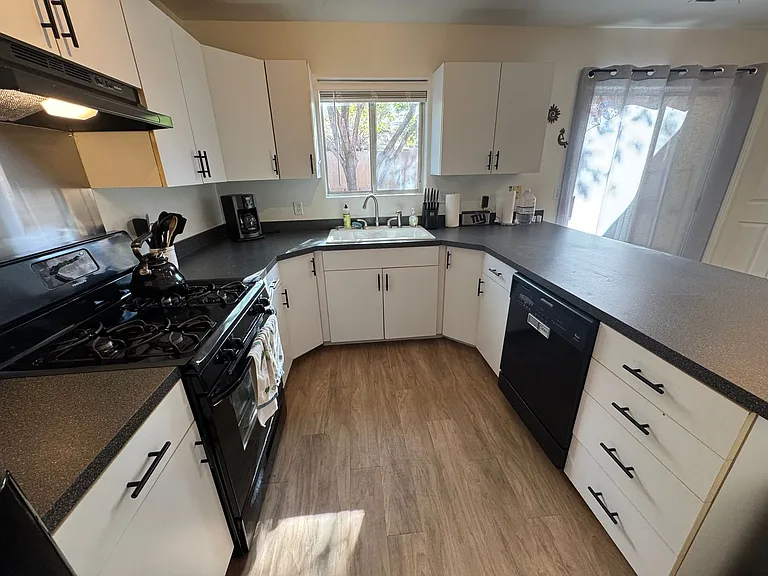 636 N 220 W — Photo 11