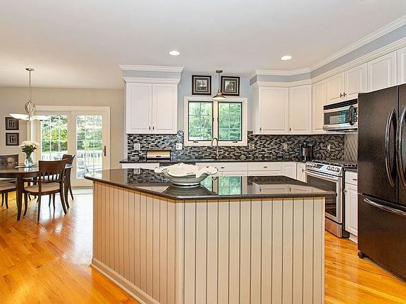 4th image of 4425 Silkweed Cir