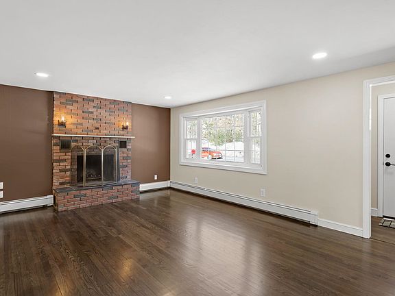 4th image of 19 Auburn Road