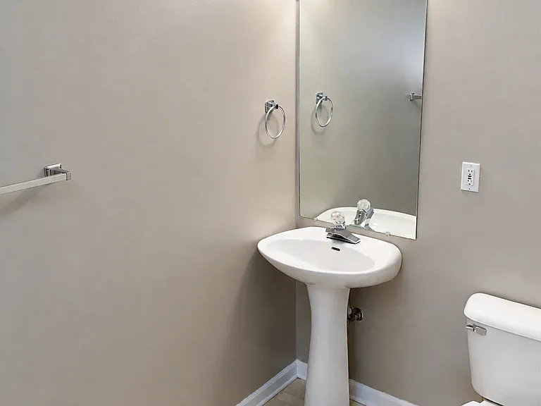 2001 Cornerstone Dr #3 — Photo 8