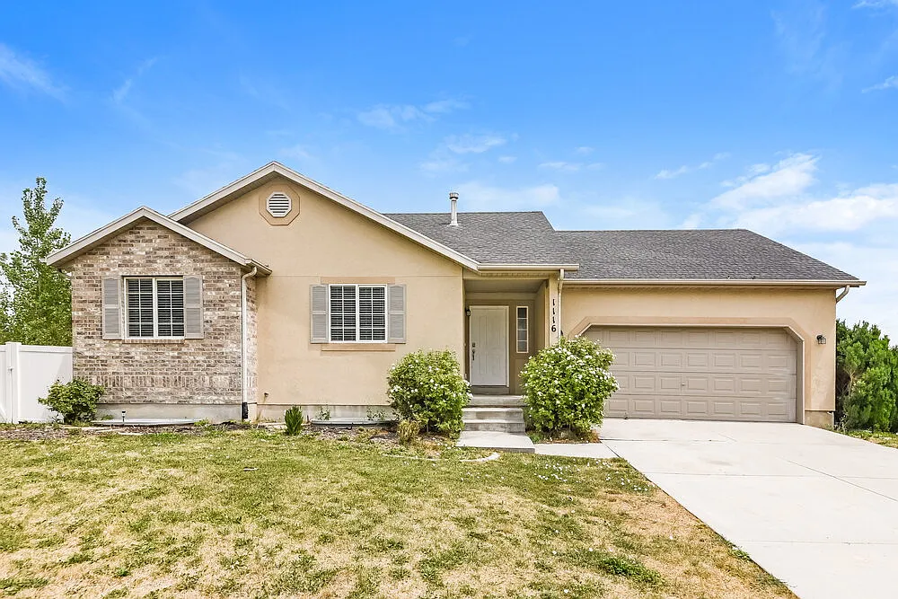 5 bed, 3.0 bath, 2604 sqft, $2,425 — Photo 1