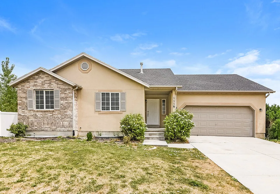 1116 N Mustang Ln
