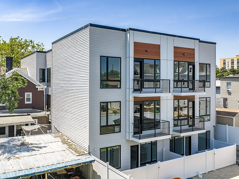 40 Lembeck Ave #201 — Photo 12