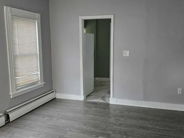 571 1st Ave #2, West Haven, CT 06516