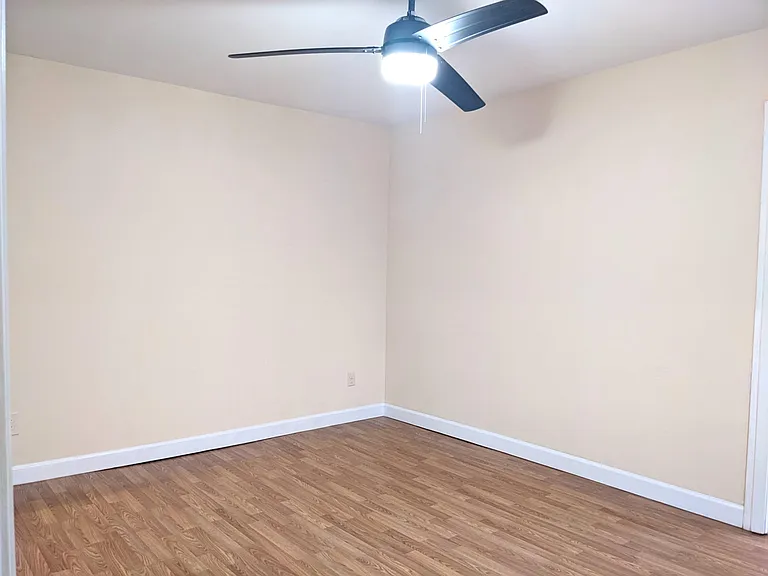4325 Norfolk Ave — Photo 5