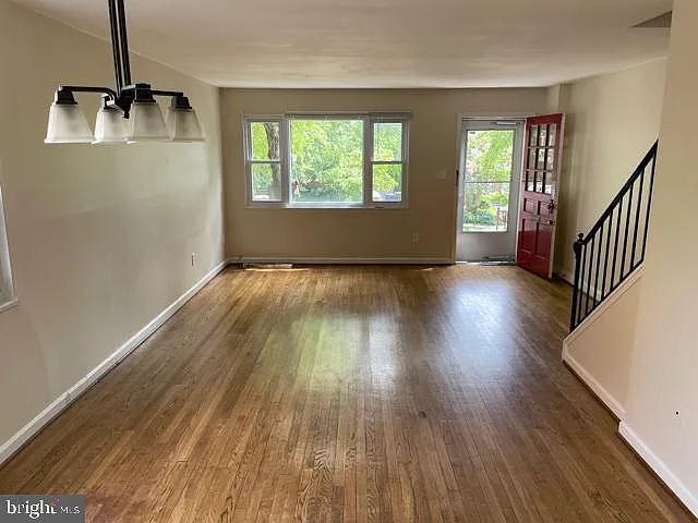 3 bed, 1.5 bath, 1552 sqft, $2,950 — Photo 4