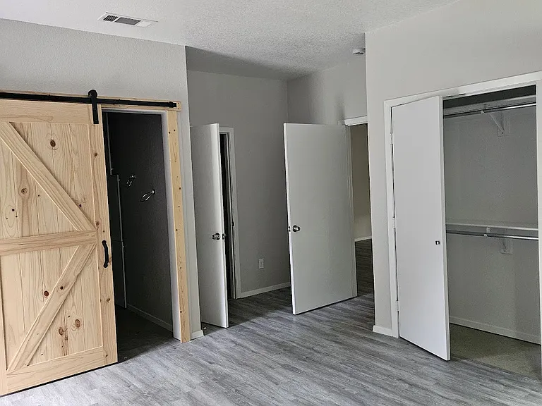 221 San Angelo St #A — Photo 21