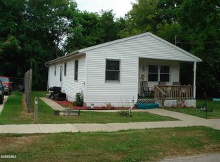 610 E Winneshiek, Freeport, IL 61032