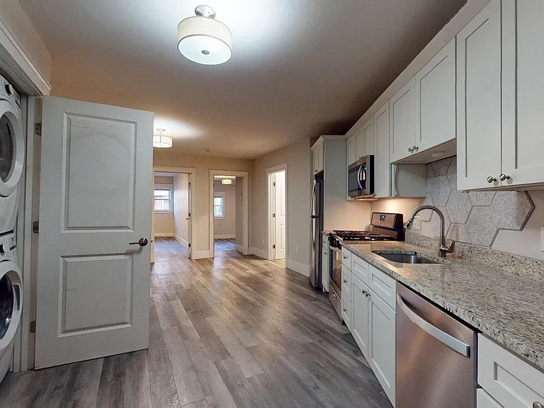 108 Meridian St #1 — Photo 2