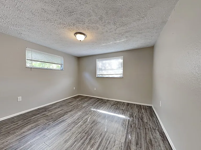 7431 San Moritz Dr — Photo 12