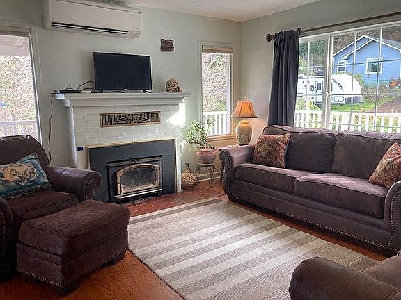 4th image of 525 Elm Ave