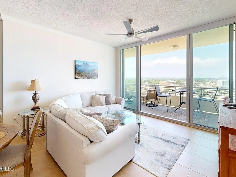 2060 Beach Blvd #1407 — Photo 3
