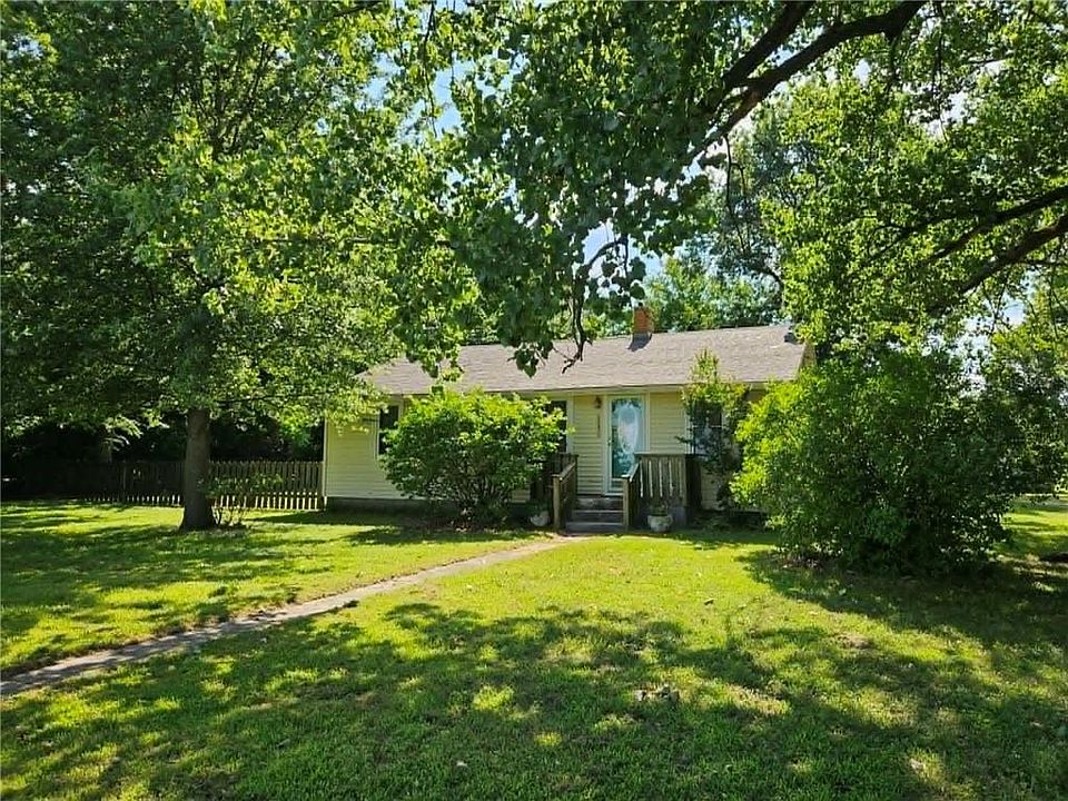 1st image of 10390 NE 30th St