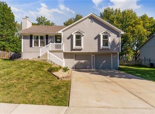 1421 SW Walnut St, Lees Summit, MO 64081