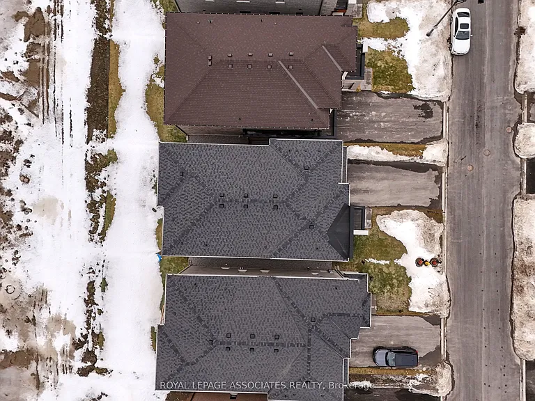 2215 Beckman Cres #UPPER — Photo 44
