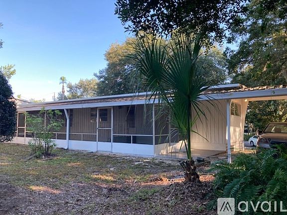 3rd image of 1041 Camelia Dr