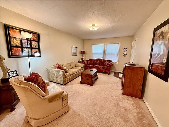 5th image of 2932 NW 35th St