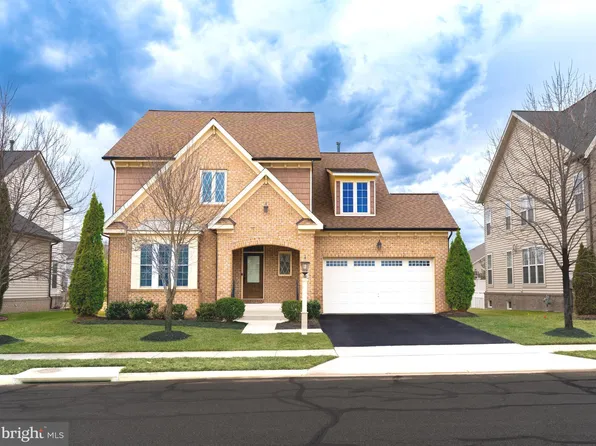 42435 Myan Gold Dr, Ashburn, VA 20148