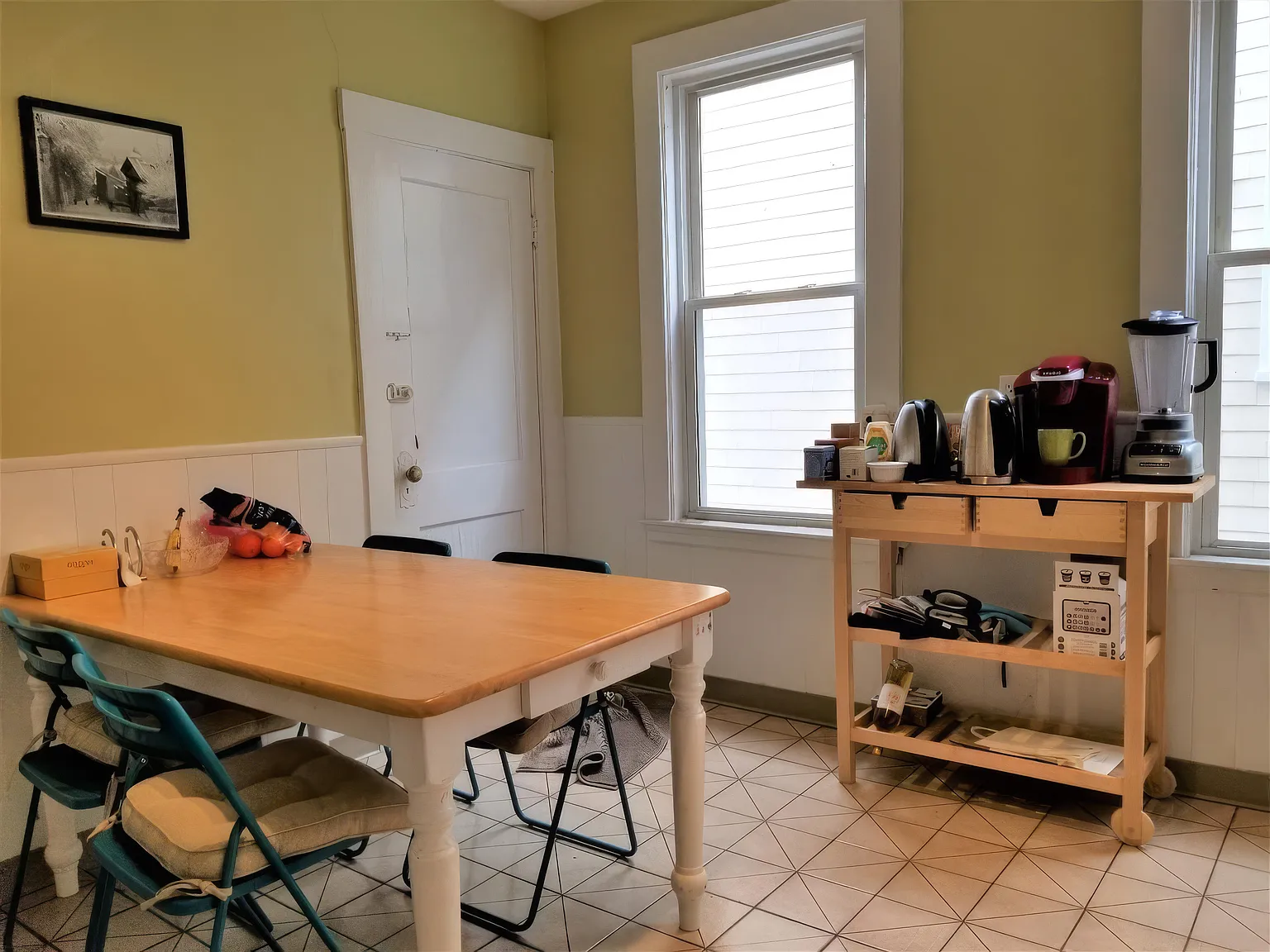 3 bed, 1300 sqft, $4,300 — Photo 4