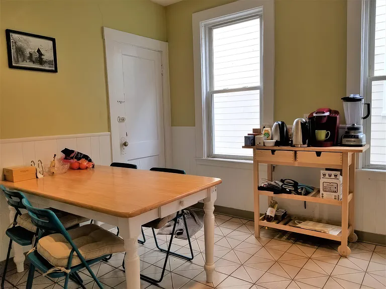 119 Browne St #1 — Photo 4