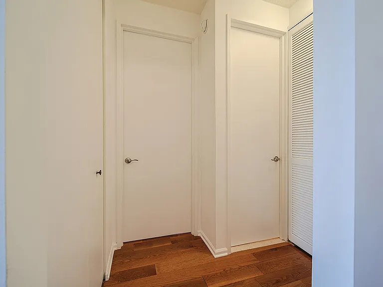 100 Carlyle Dr #16ES — Photo 11