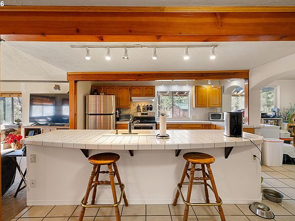 4th image of 80181 Lost Creek Rd