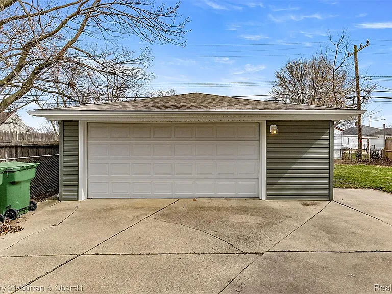 13367 Fordline St — Photo 2