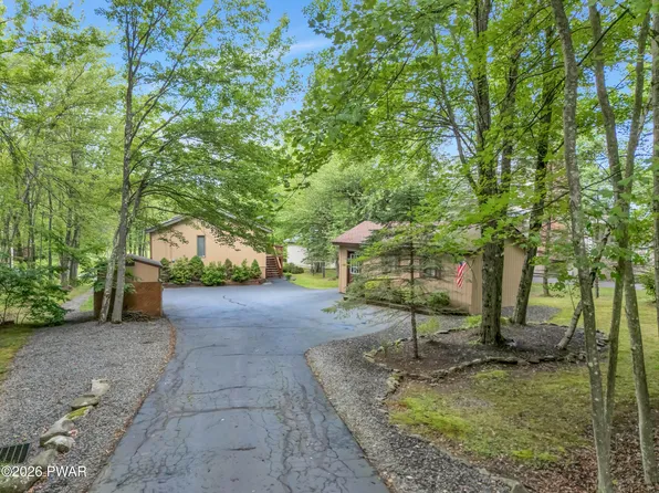 123 S Fairway Dr, Lake Ariel, PA 18436
