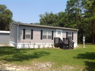 111 Stallion Rd, Crescent City, FL 32112