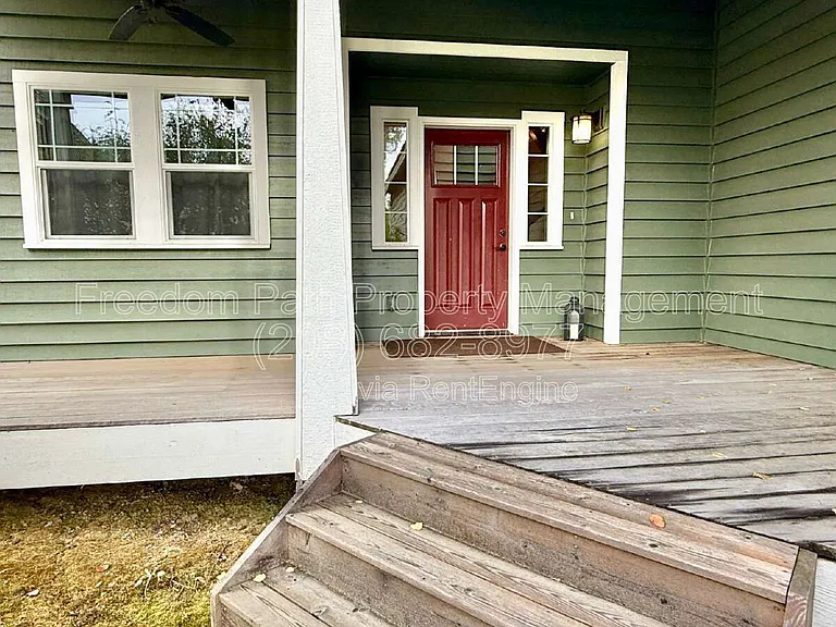 406 Lundblad Pl — Photo 2