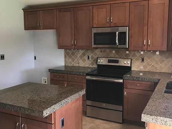 3rd image of 833 E Potter Dr
