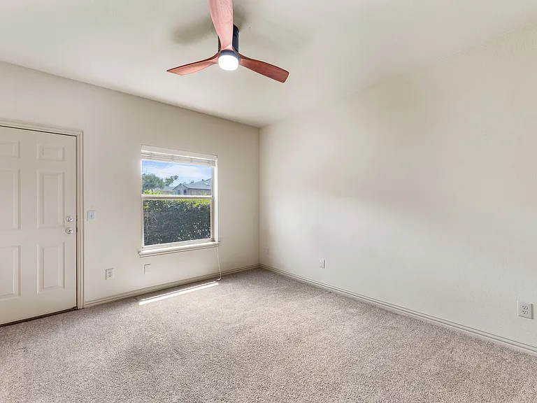 511 Mariner Dr — Photo 26
