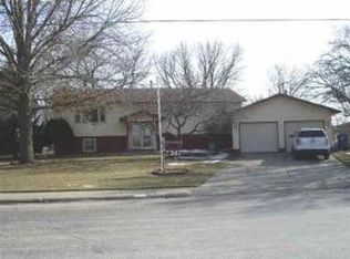 267 W Cedar Lane Dr, Walcott, IA