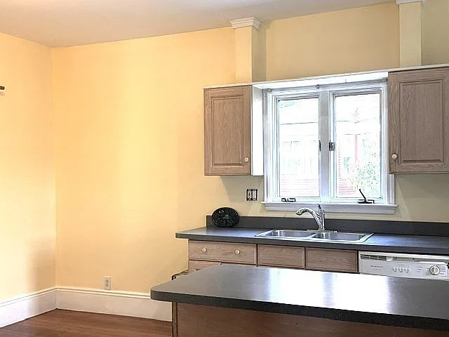 65 Grampian Way #1 — Photo 2