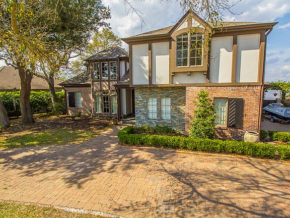 2nd image of 2008 Bayou Laporte Dr