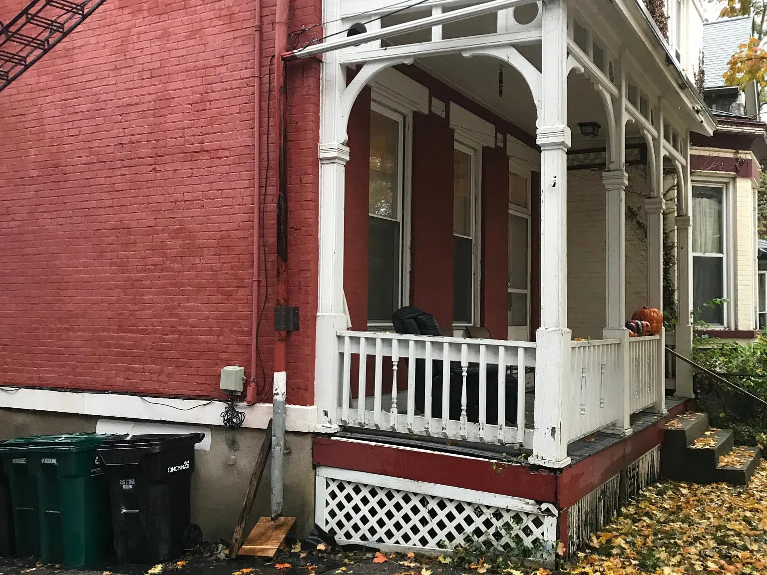 6 bed, 2318 sqft, $4,650 — Photo 2