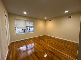 102 S 10th St FLOOR 2, Newark, NJ 07107