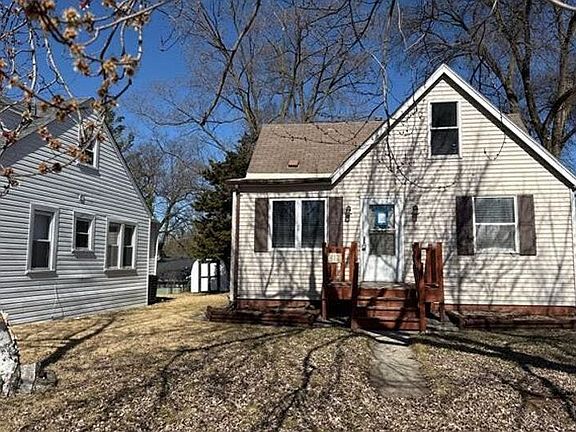 3rd image of 412 Fairfield Dr