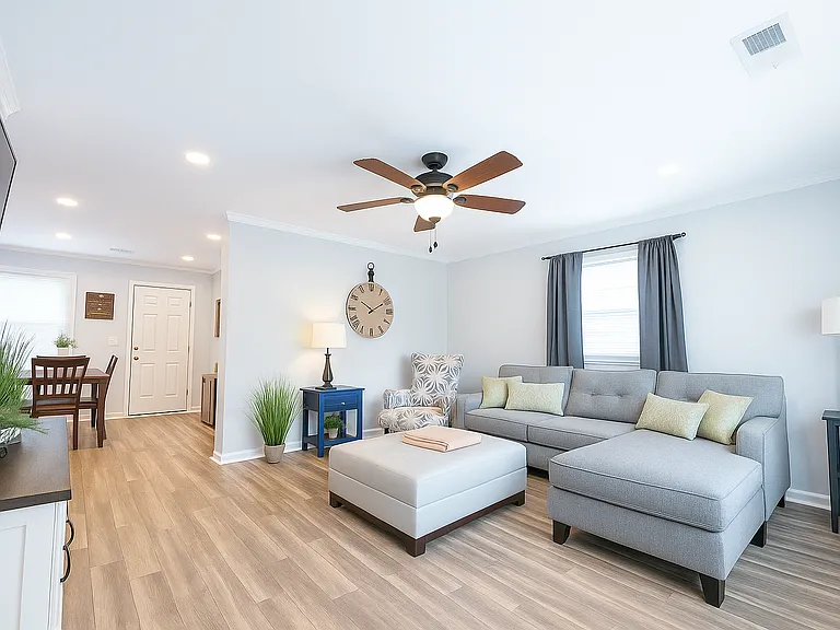 3830 Manchester Dr — Photo 14
