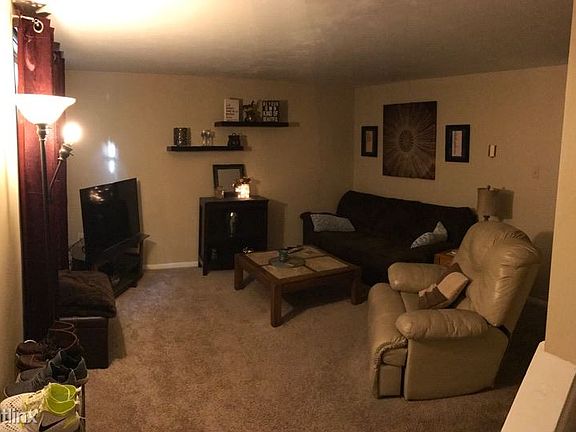 214 #8 familyroom