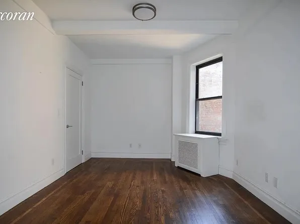 25 West 68th Street image 4 of 6